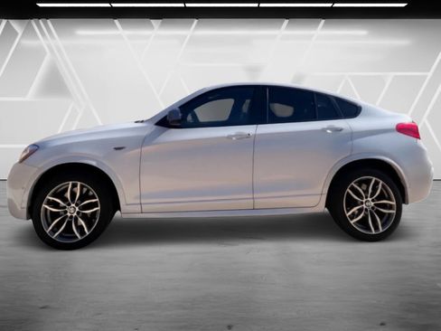 Used 2018 BMW X4 M40i image 6
