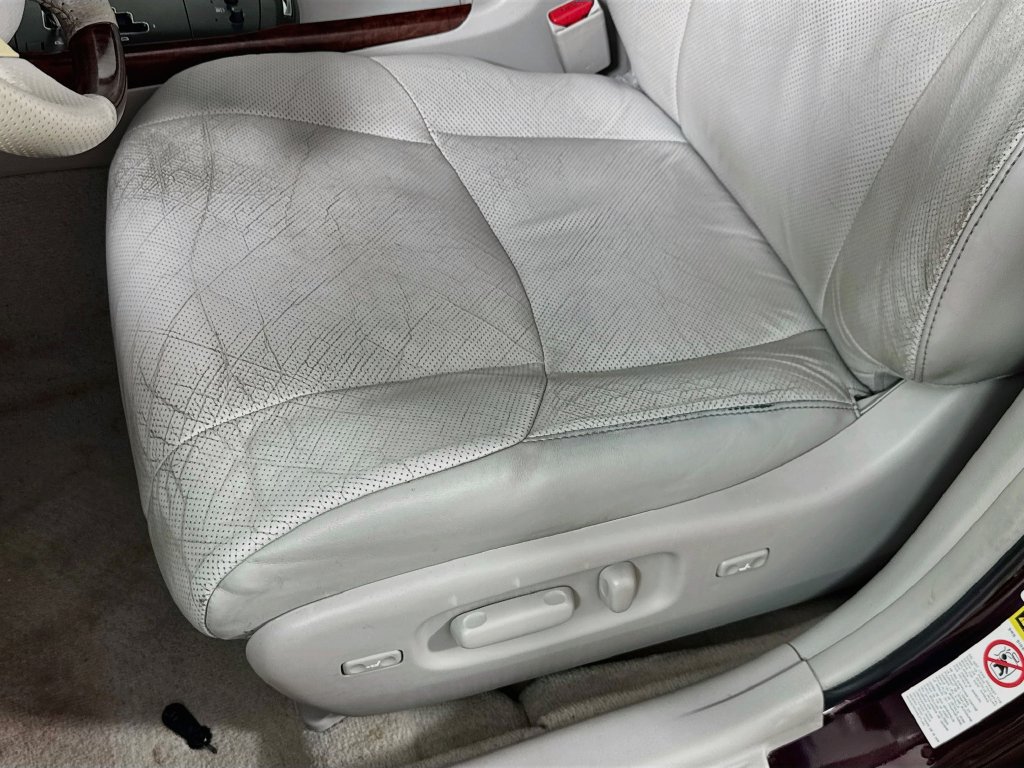 Used 2012 Toyota Avalon Limited FWD image 21