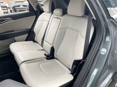 Used 2023 Kia Sportage EX image 24