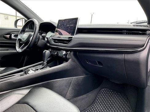 Used 2022 Jeep Compass Altitude w/ Sun and Sound Group image 14