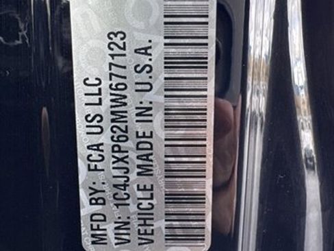 Used 2021 Jeep Wrangler Unlimited Sahara w/ Cold Weather Group image 11