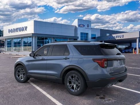 New 2026 Ford Explorer Active w/ Active Comfort Package AWD/4WD image 4