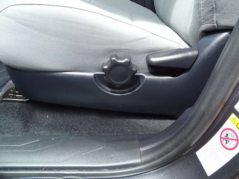 Used 2019 Toyota Tacoma SR RWD image 22