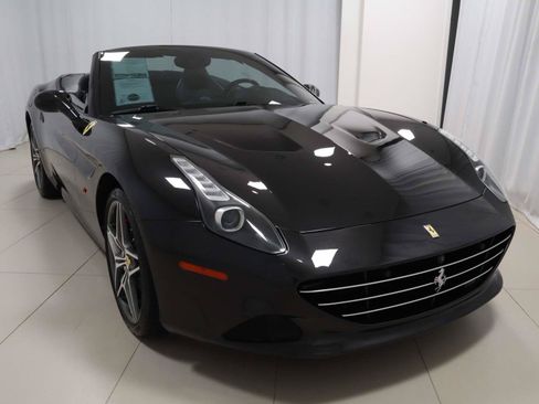 Used 2016 Ferrari California T RWD image 45