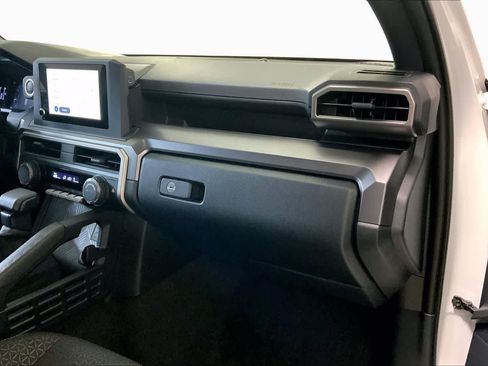 Used 2025 Toyota 4Runner SR5 AWD/4WD image 18