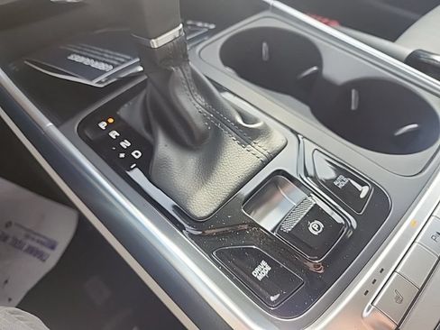 New 2026 Kia Carnival EX FWD image 42