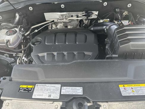 Certified 2024 Volkswagen Atlas Cross Sport SE FWD image 13