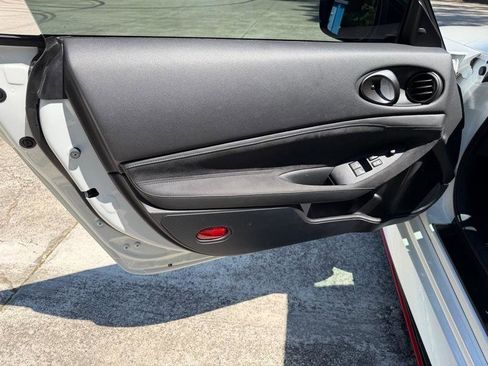 Used 2024 Nissan Z NISMO w/ Floor Mat Package image 19
