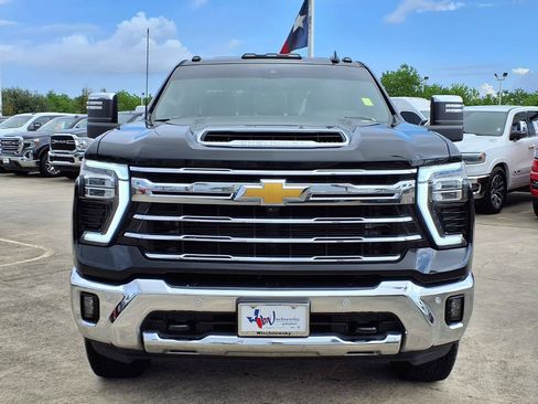 Used 2024 Chevrolet Silverado 2500 LTZ w/ LTZ Convenience Package AWD/4WD image 2