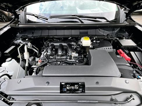 New 2026 Nissan Pathfinder SL image 16