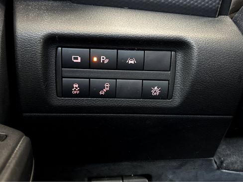 Used 2023 Nissan Kicks S image 11