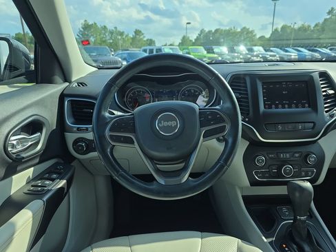 Used 2020 Jeep Cherokee Latitude Lux w/ Quick Order Package 26H Lux FWD image 16