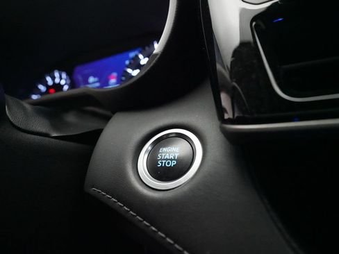 Used 2020 Toyota Highlander XLE FWD image 31