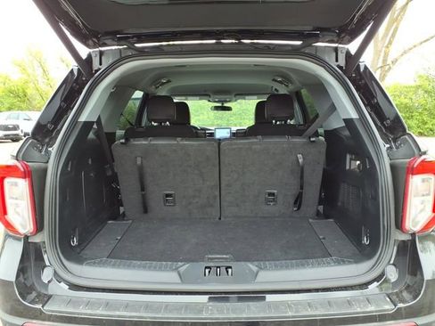 Used 2023 Ford Explorer XLT w/ Equipment Group 202A AWD/4WD image 8