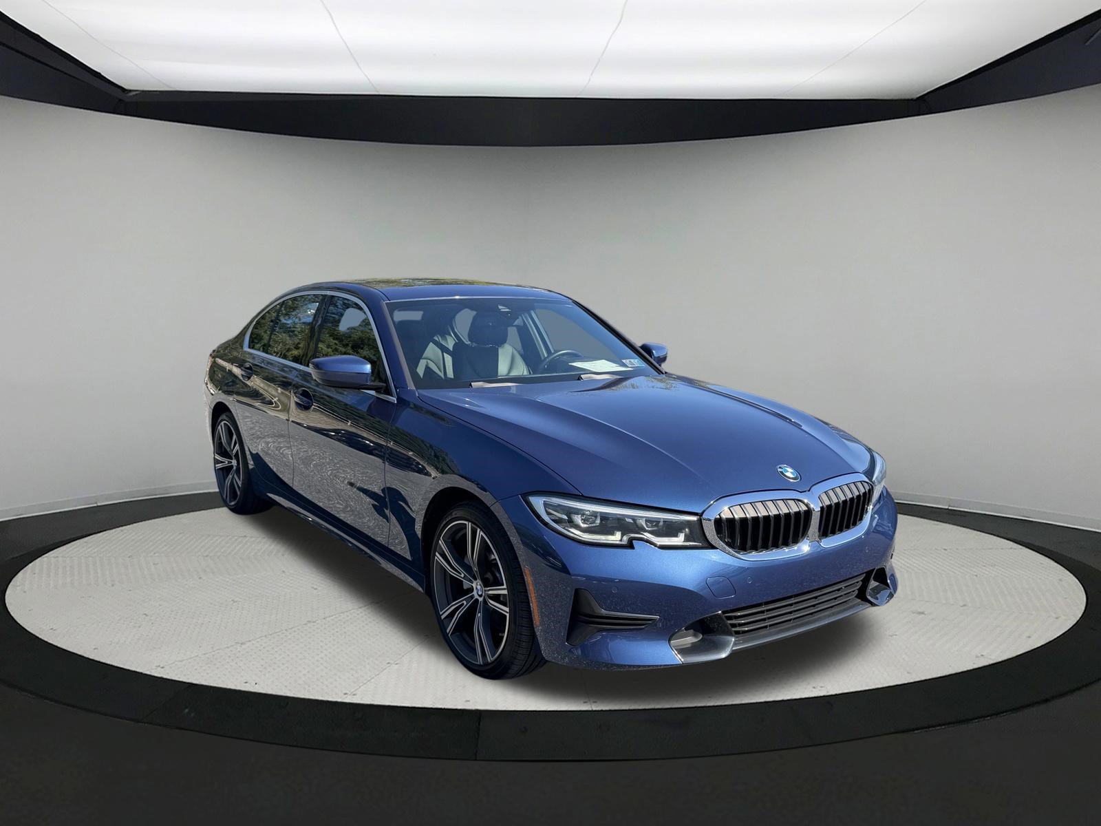 Used 2022 BMW 330i xDrive Sedan w/ Driving Assistance Package AWD/4WD image 3