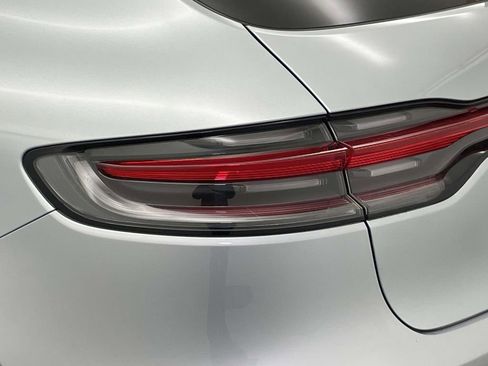 Used 2022 Porsche Macan image 16