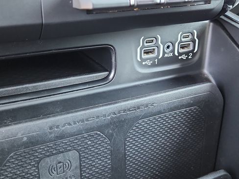 Used 2024 RAM 1500 Laramie AWD/4WD image 25