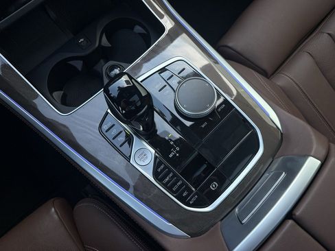 Used 2022 BMW X5 xDrive40i w/ M Sport Package image 26