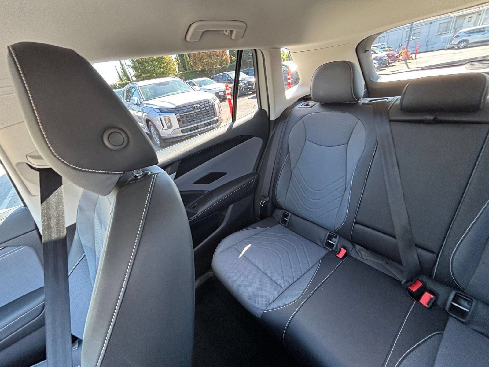 Used 2026 Volkswagen Tiguan SE AWD/4WD image 40