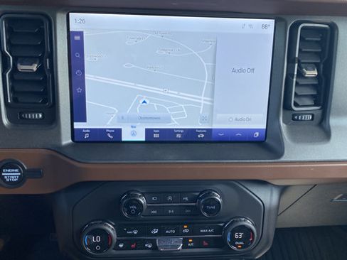 Used 2024 Ford Bronco Outer Banks AWD/4WD image 16