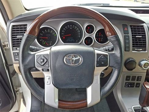 Used 2014 Toyota Sequoia Platinum image 18