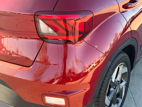 Certified 2025 Hyundai Venue SEL image 14