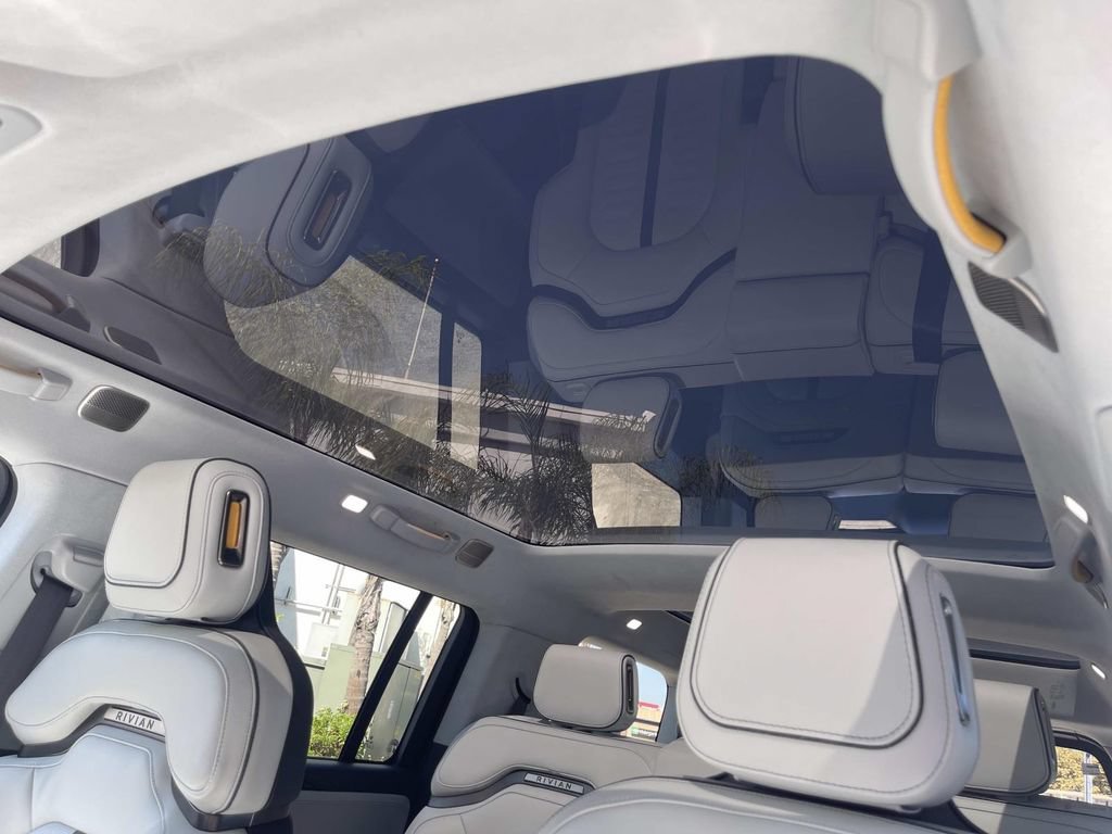 Used 2024 Rivian R1S Adventure Dual AWD/4WD image 23