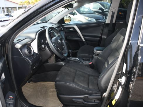 Used 2017 Toyota RAV4 XLE image 8