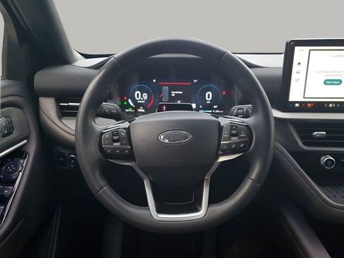 Used 2025 Ford Explorer Platinum w/ LUX Leather Package image 24