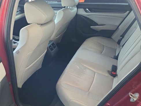 Used 2018 Honda Accord Touring image 10