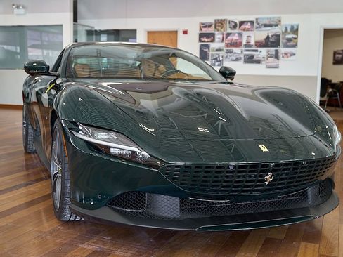 Used 2021 Ferrari Roma image 9