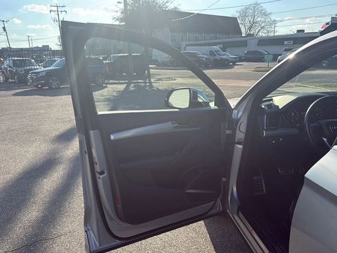 Used 2018 Audi SQ5 Prestige w/ Prestige Package image 6