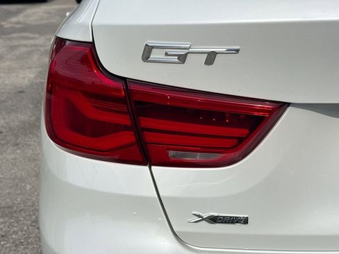 Used 2017 BMW 330i Gran Turismo xDrive AWD/4WD image 9