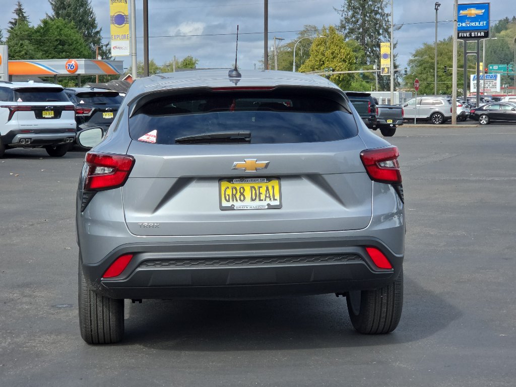 New 2026 Chevrolet Trax LS w/ LS Convenience Package FWD image 8