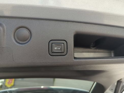 Used 2024 Chevrolet Equinox LT AWD/4WD image 29