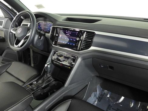 Certified 2023 Volkswagen Atlas Cross Sport SEL AWD/4WD image 13