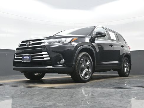Used 2017 Toyota Highlander Limited Platinum image 29