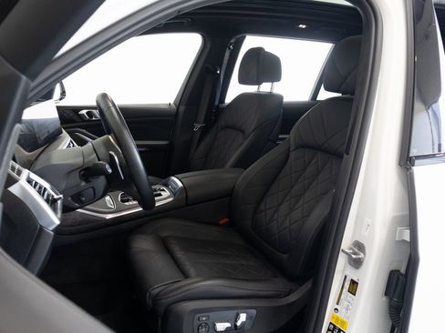 Used 2023 BMW X7 xDrive40i w/ Executive Package image 21