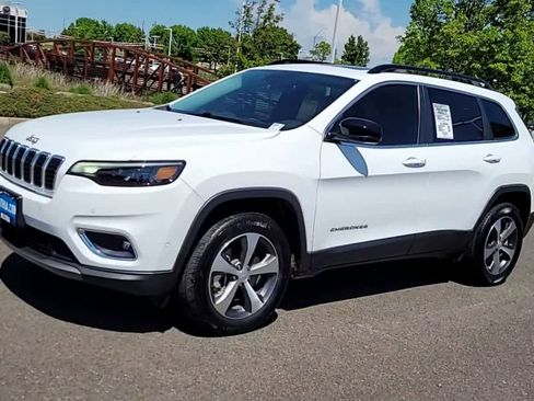 Used 2022 Jeep Cherokee Limited AWD/4WD image 4