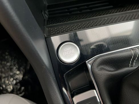 New 2026 Volkswagen Taos SE image 25