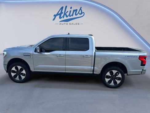 Used 2023 Ford F150 Lightning Platinum AWD/4WD image 10