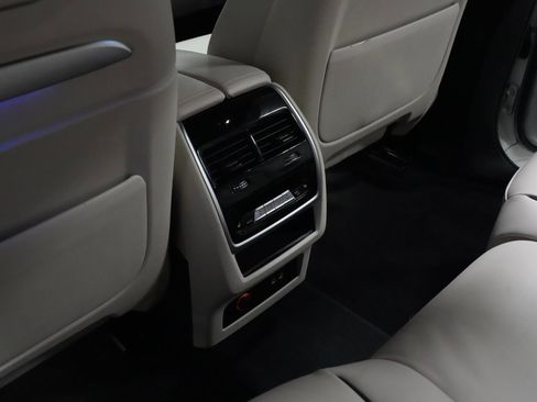 Used 2024 BMW X7 xDrive40i w/ M Sport Package image 10