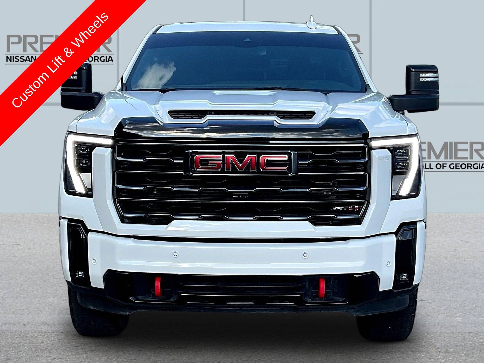 Used 2025 GMC Sierra 2500 AT4 AWD/4WD image 2
