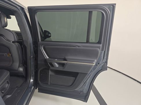 Used 2024 Rivian R1S Adventure AWD/4WD image 19