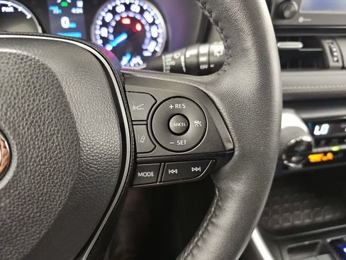 Used 2022 Toyota RAV4 XLE Premium AWD/4WD image 21