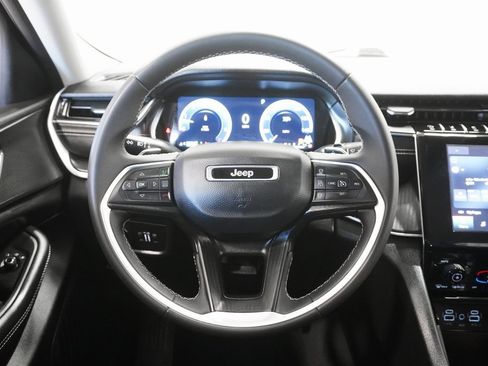 Certified 2024 Jeep Grand Cherokee Laredo image 18