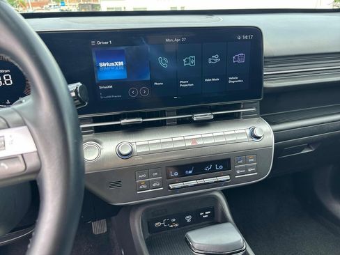 Used 2025 Hyundai Kona SEL AWD/4WD image 16