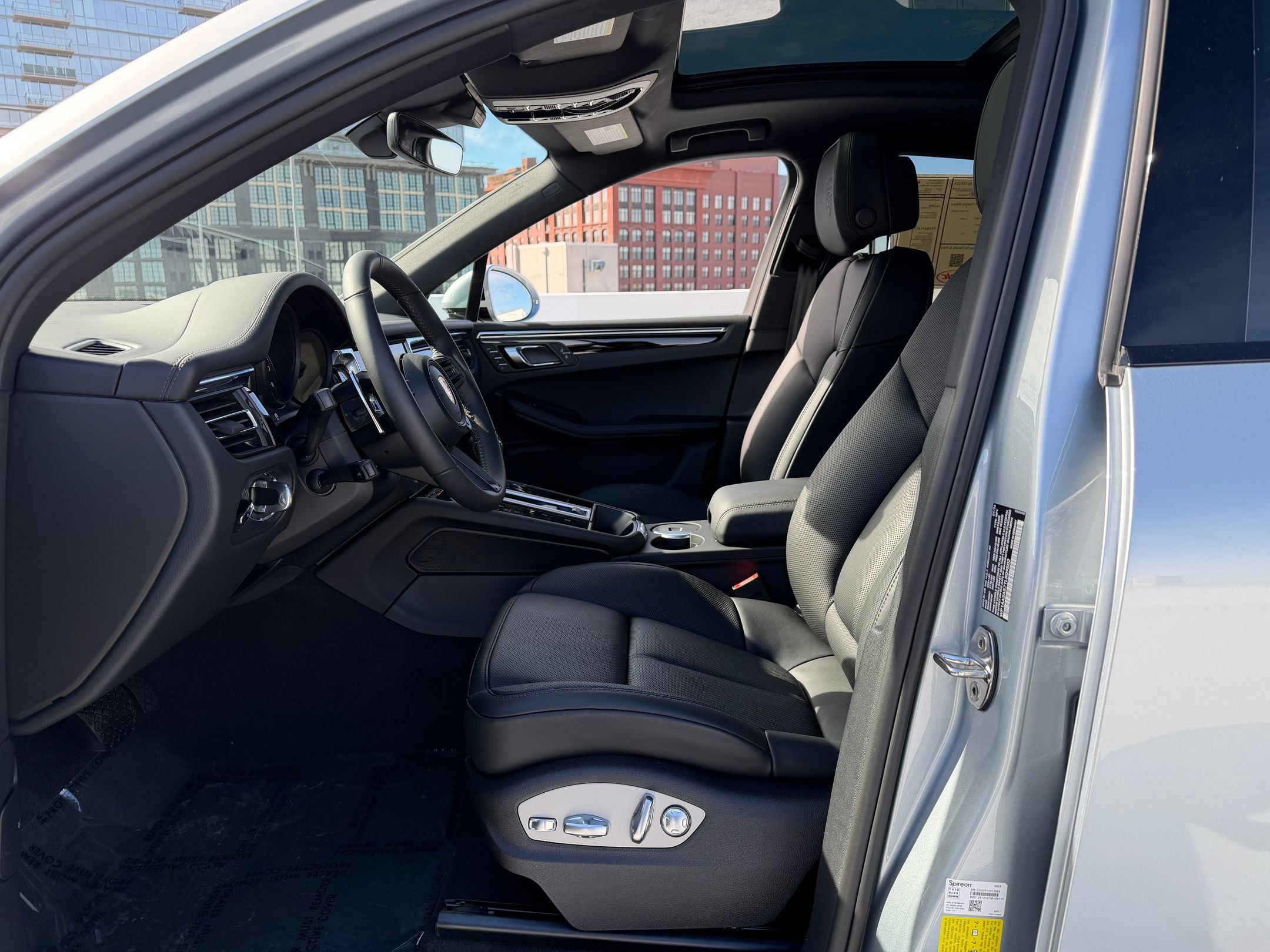 Used 2026 Porsche Macan Turbo AWD/4WD image 23