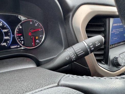 Used 2021 GMC Acadia Denali w/ Denali Technology Package FWD image 21