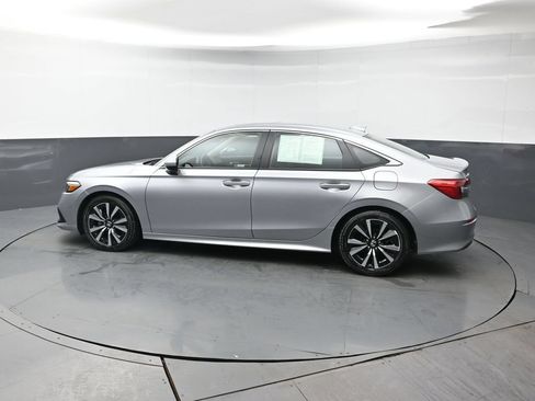 Used 2023 Honda Civic EX image 3